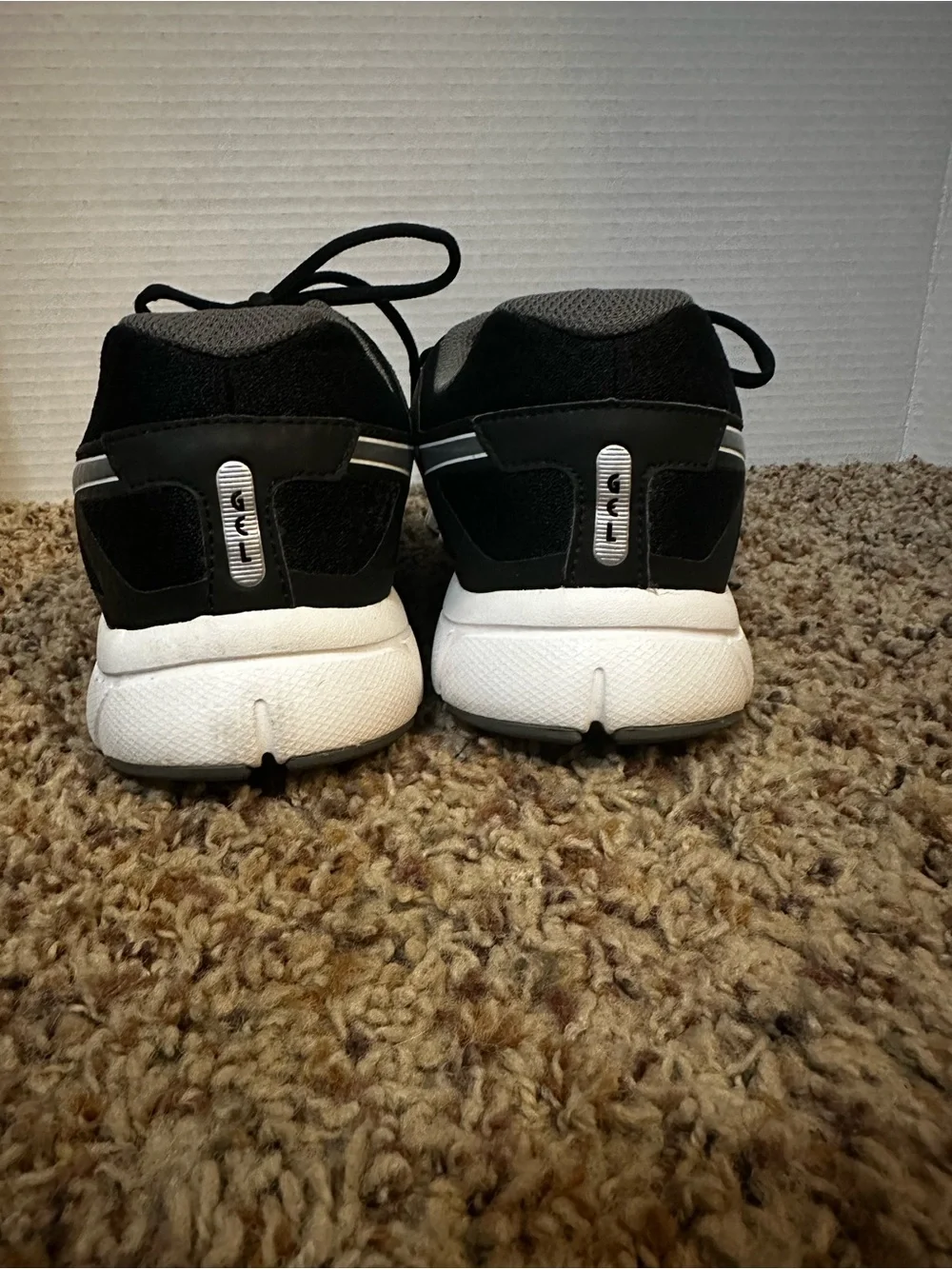 Asics Gel Athletic Running Shoes Black with White Sole and Red Lining